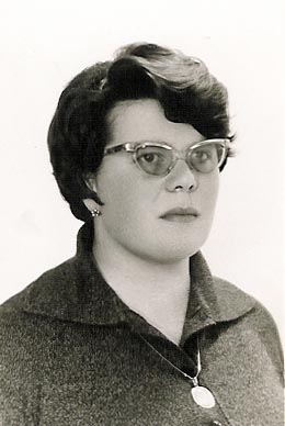 This image has an empty alt attribute; its file name is 77_1962_FotoMP_01_AnnaMariaa28anni_21Luglio.jpg